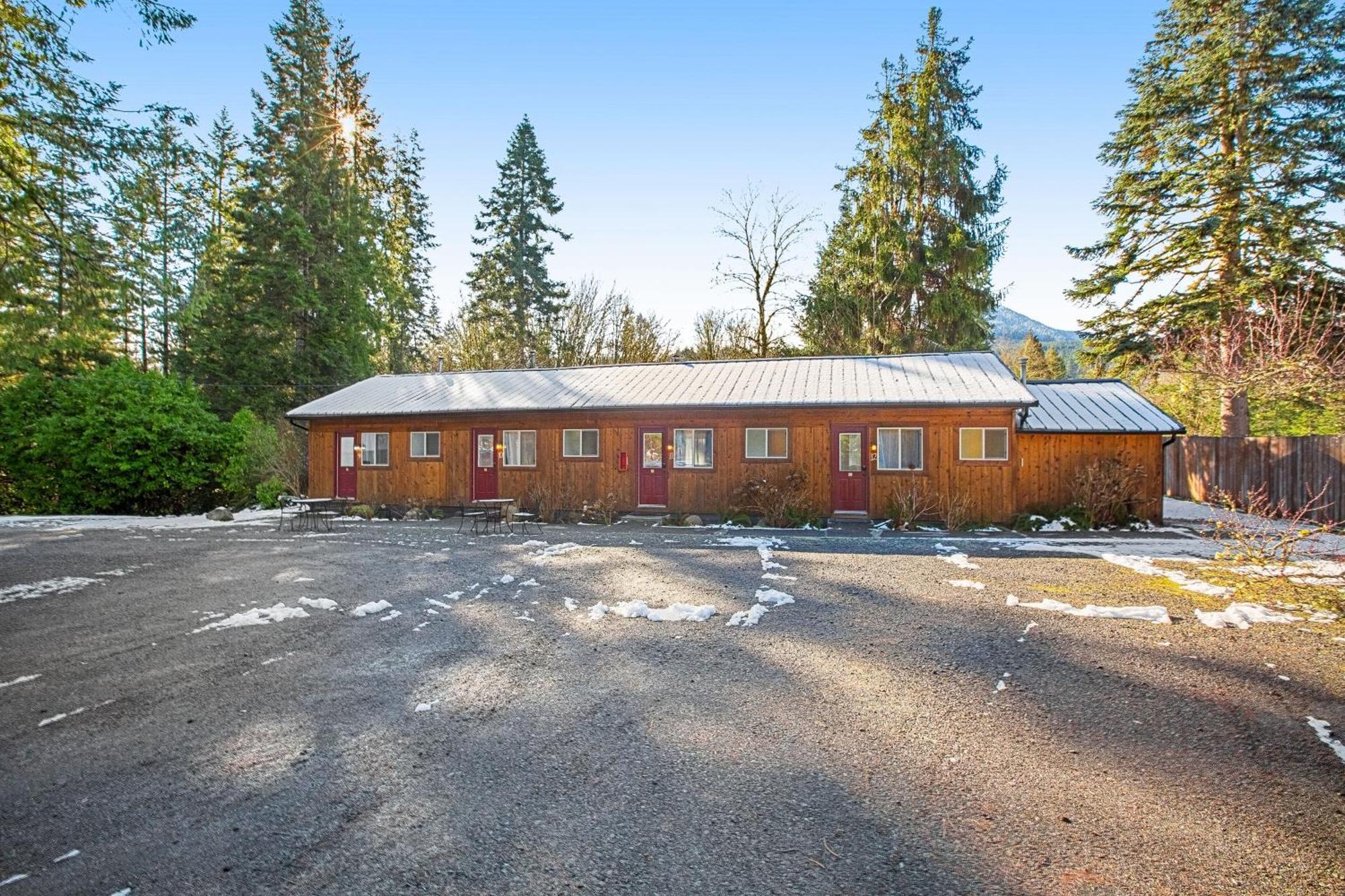 The Entire Property At Mount Walker Inn Quilcene Exterior photo