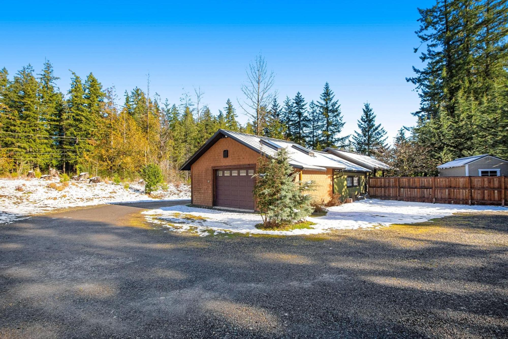 The Entire Property At Mount Walker Inn Quilcene Exterior photo