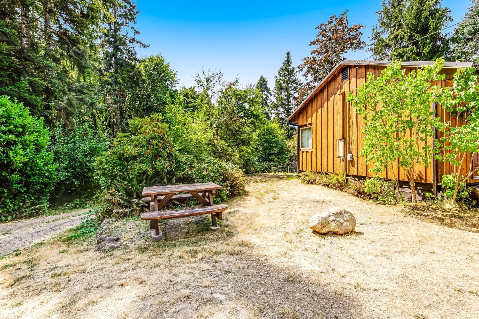 The Entire Property At Mount Walker Inn Quilcene Exterior photo