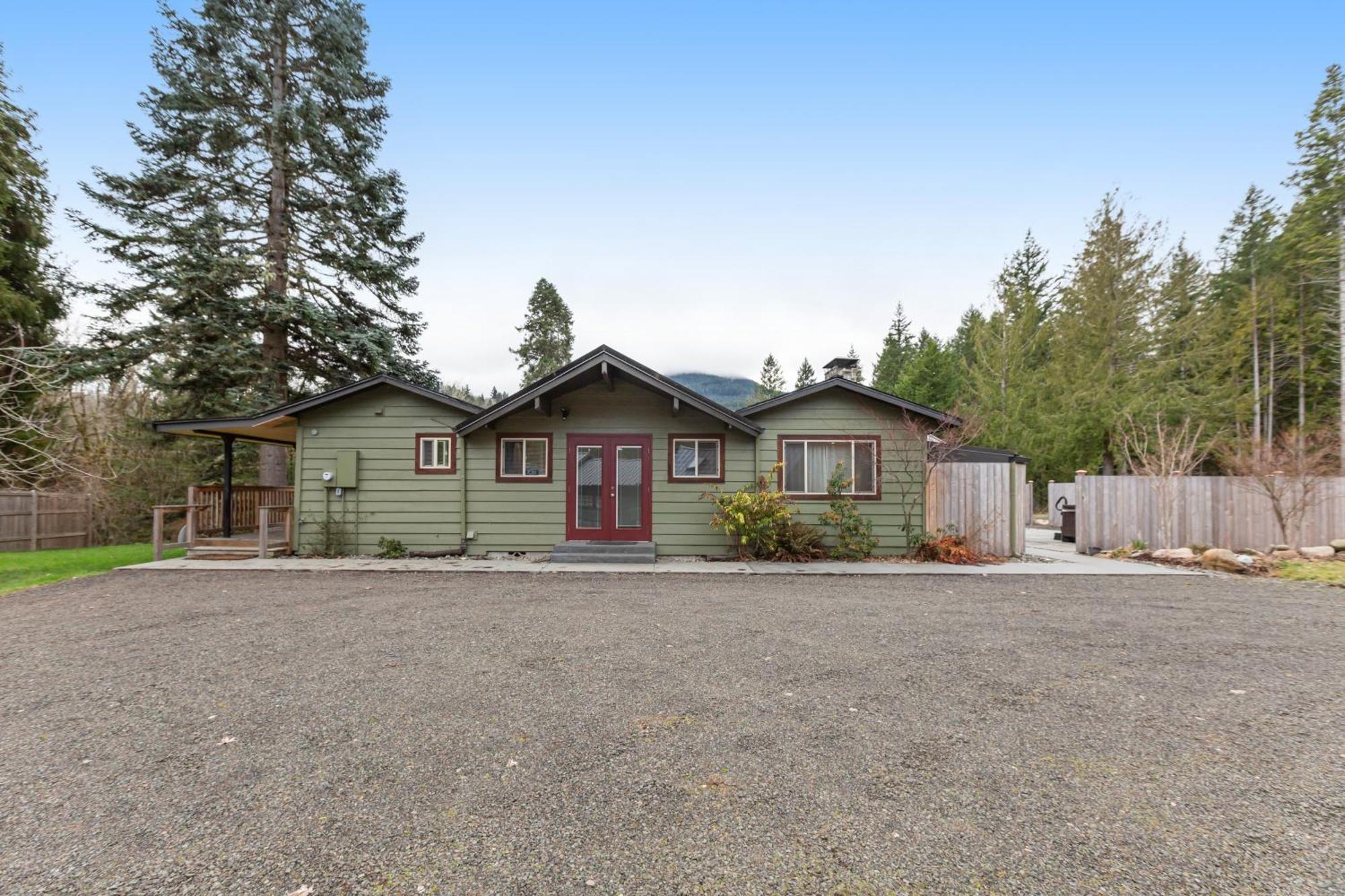 The Entire Property At Mount Walker Inn Quilcene Exterior photo