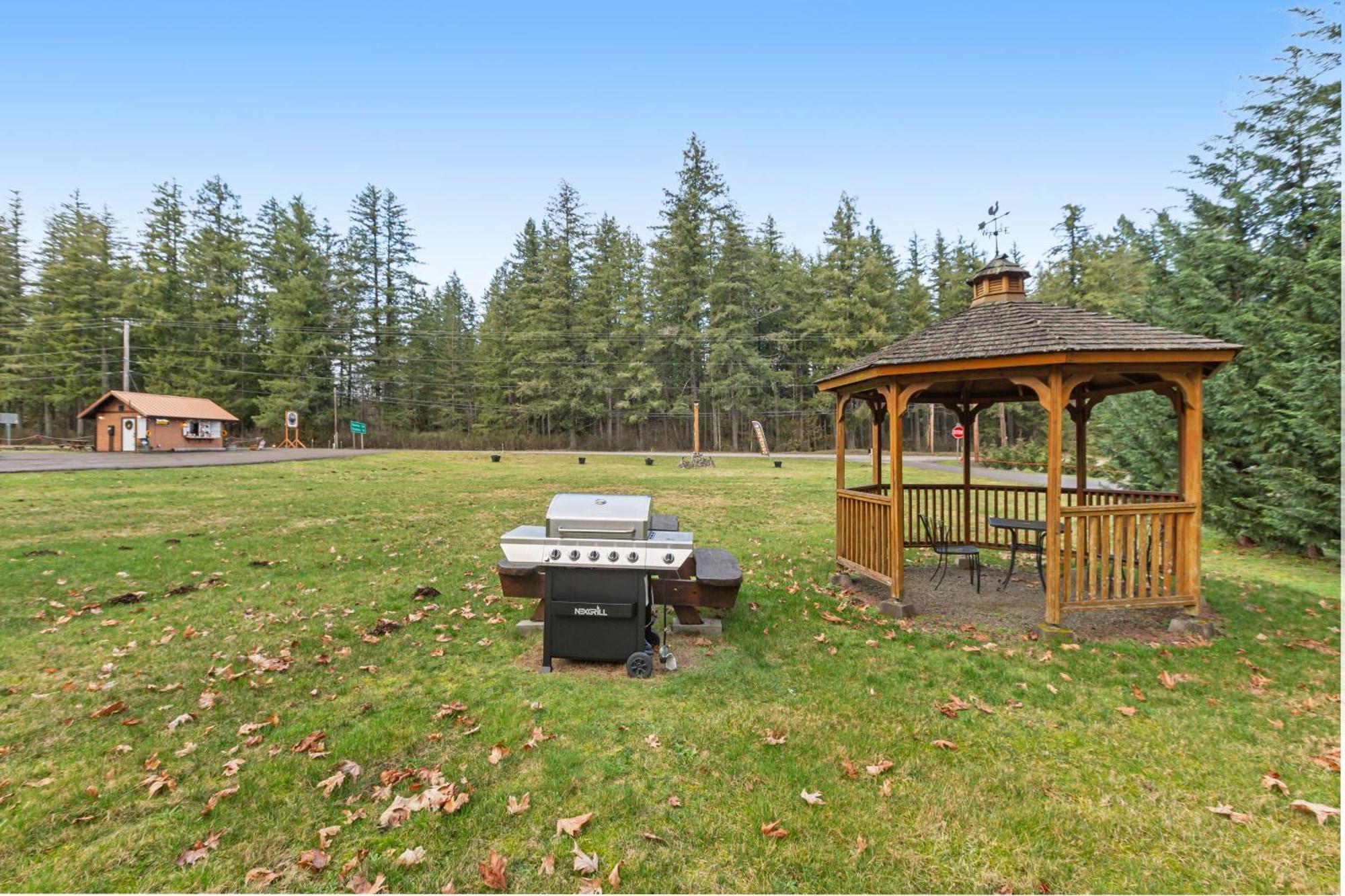 The Entire Property At Mount Walker Inn Quilcene Exterior photo